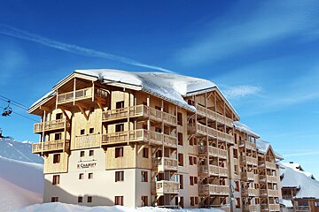 A building with the word chalet on it