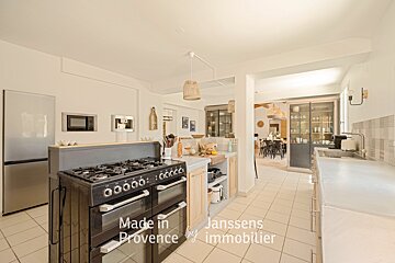 A kitchen that was made in provence by janssens immobilier