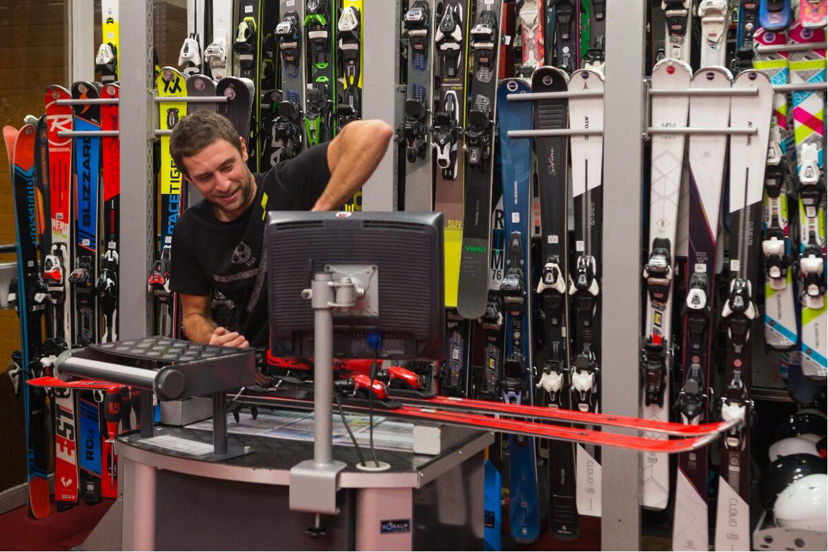 Caron Centre ski technician