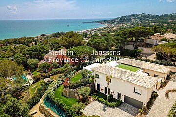 An aerial view of a house with the words made in provence on the bottom
