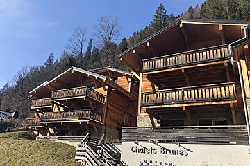 Chalet brunes is written on the side of a building