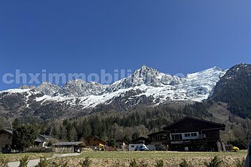 A picture of a snowy mountain taken by chximmobilier