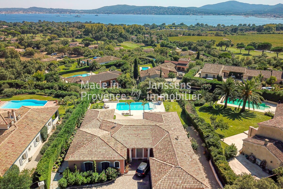 An aerial view of a large house in provence