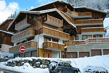 A building with a sign that says ' norway holidays ' on it