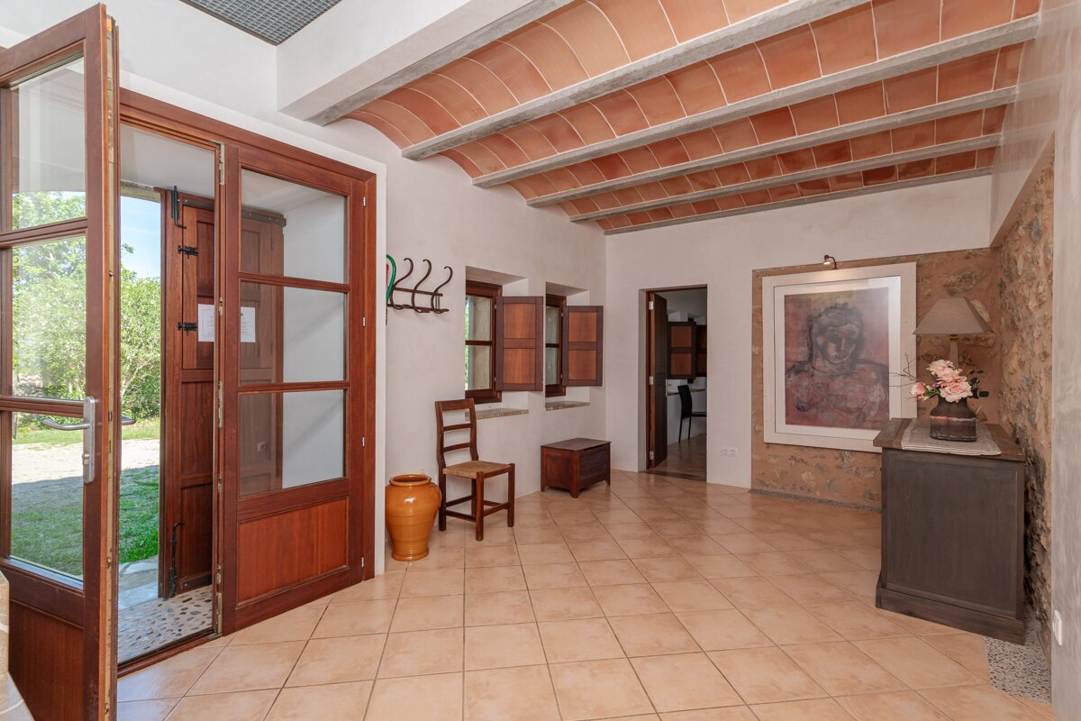 A hallway with the number 222 on the wall