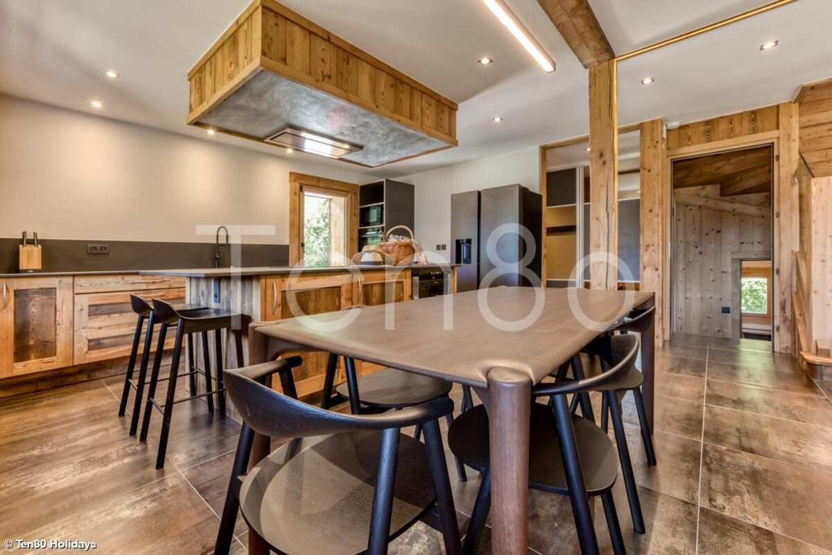 The word turbo that is on a picture