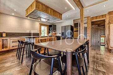 The word turbo that is on a picture