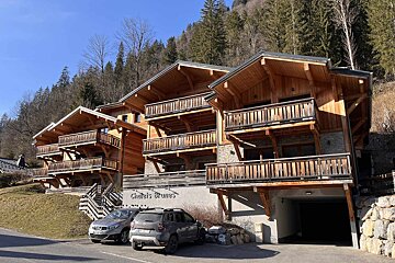 A building with the word chalet on it