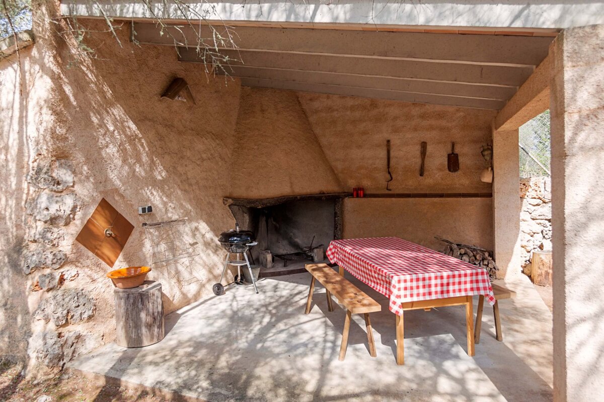 A table with a red and white checkered table cloth