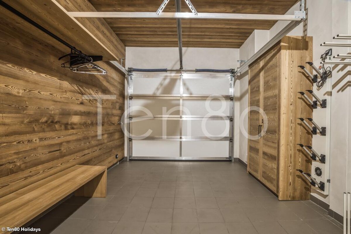 A picture of a garage with the number 80 on it