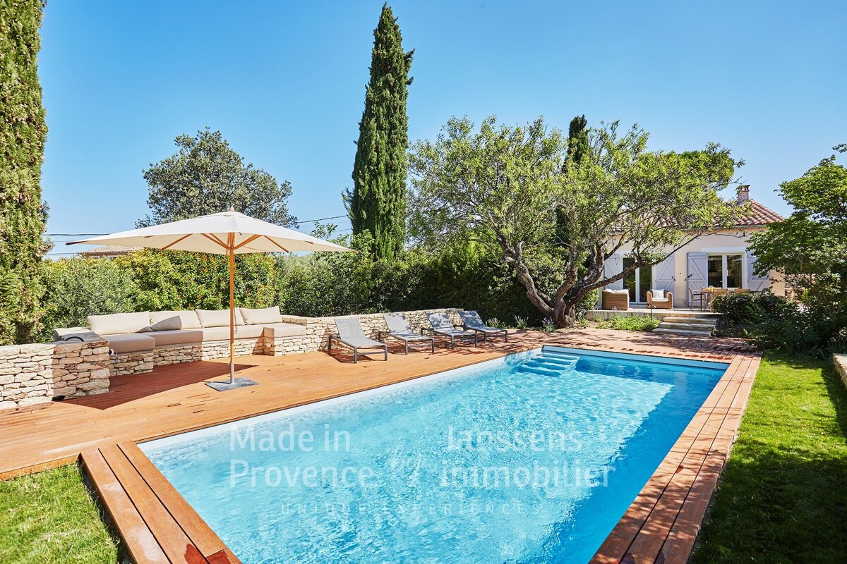 A large swimming pool with the words made in provence on the bottom