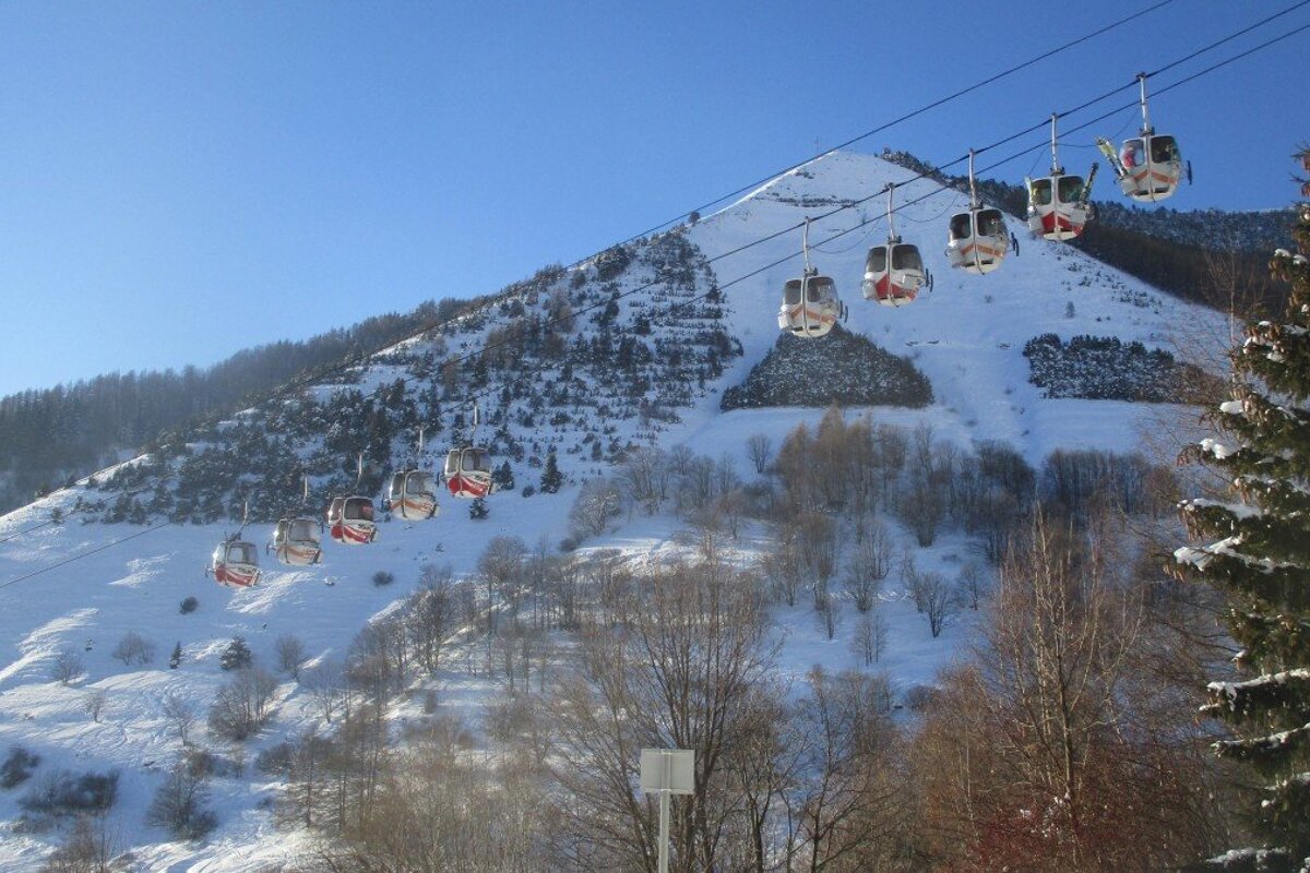 bubble lifts in alpe dhuez
