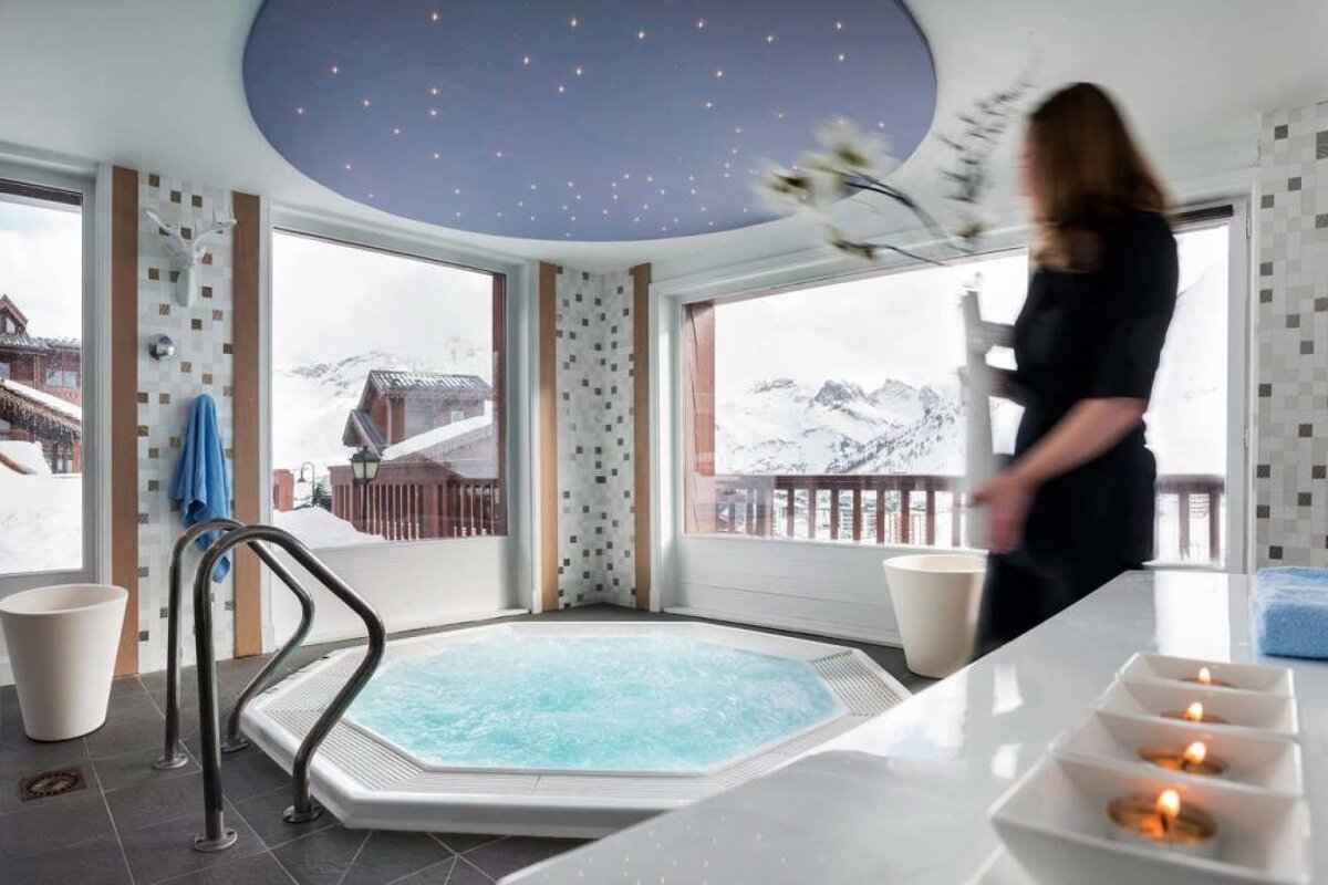 a spa in a hotel in Tignes