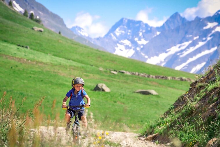 About Alpe d'Huez Summer Lift Pass Prices