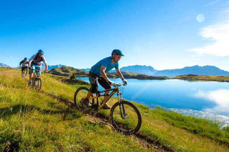 Mountain biking in Alpe d'Huez