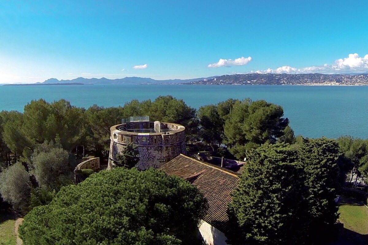 tour graillon on cap d'antibes that houses the museum of navy & napoleon