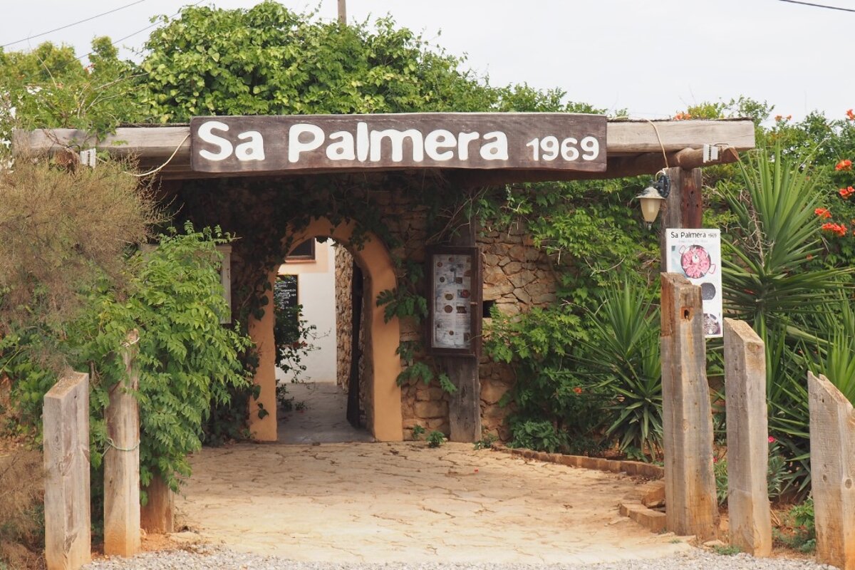 the sa palmera restaurant in santa agnes in ibiza