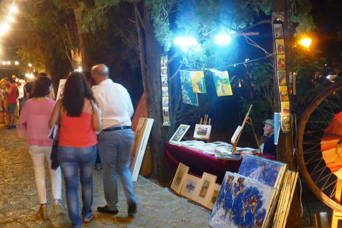 the streets of valldemossa filled with art and other other produce at Artdemossa 2016