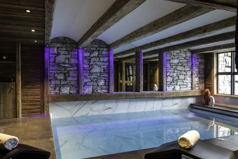 The swimming pool at the chalet