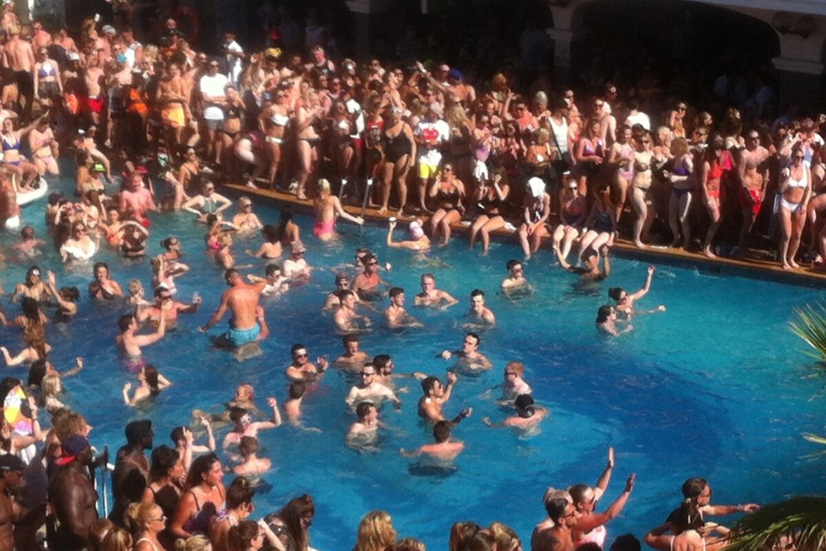 dancing in and out of the pool at TS5 craig david pool party at ibiza rocks