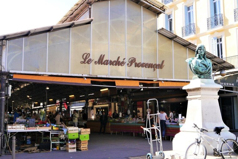 The entrance to Marche Provencal