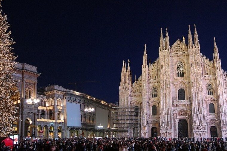 Christmas Market at Piazza Duomo