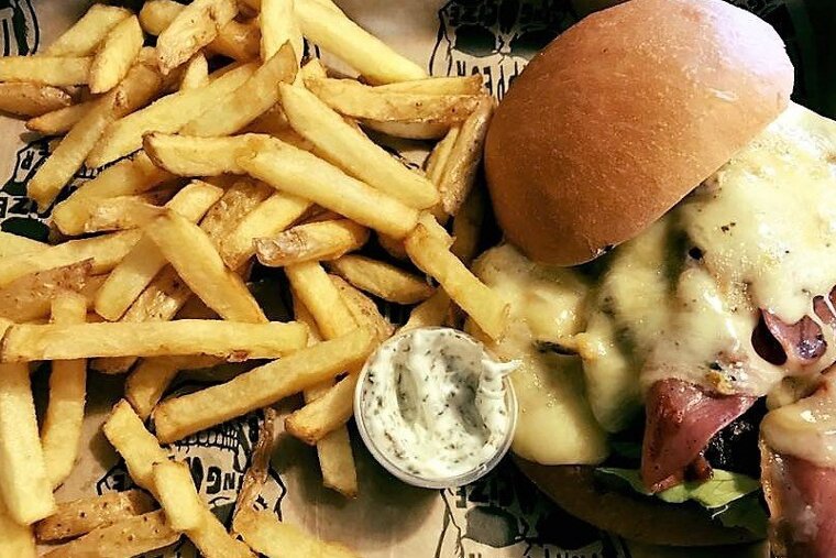 Le Trappeur Alpe d'Huez burger