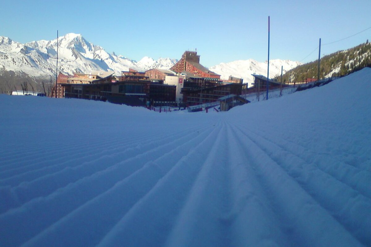 groomed piste