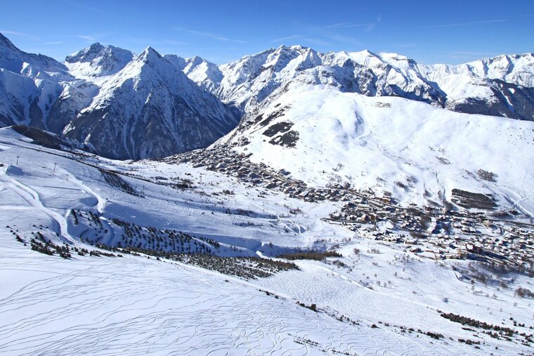 A view of Les Deux Alpes in winter