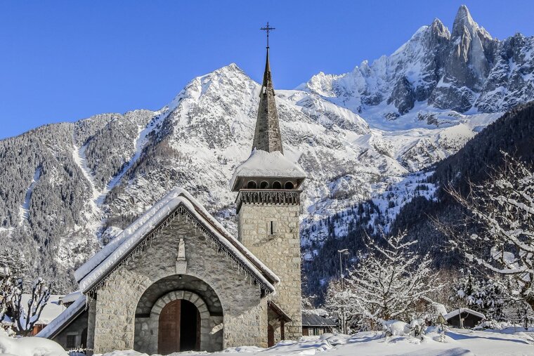 The church in Les Praz