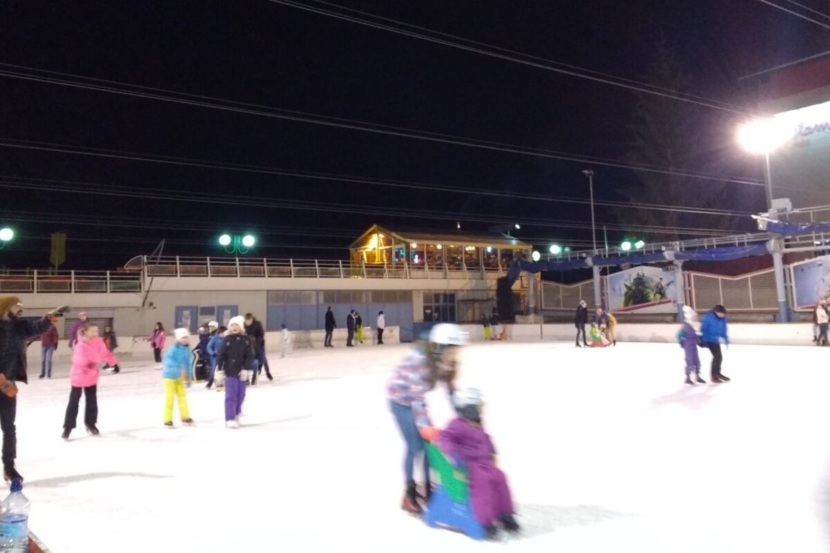 ice skating in 2 alpes