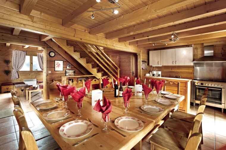 The dining room in the chalet
