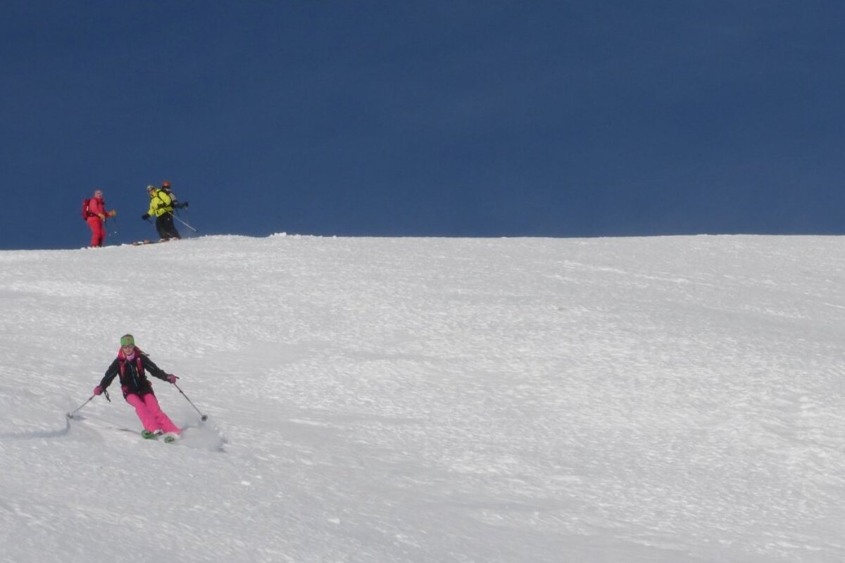 a girl skiing in val disre