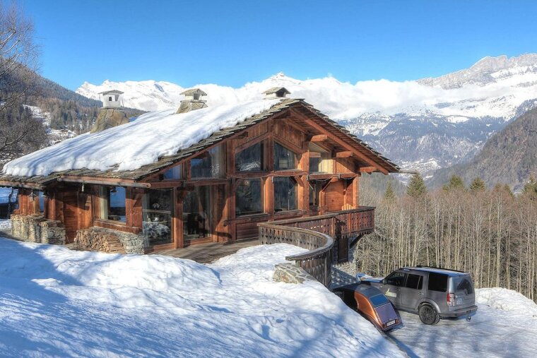 The exterior of the chalet