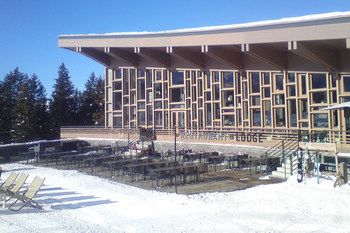 a restaurant terrace in les arcs