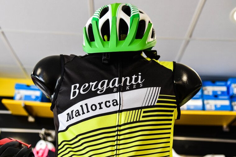 Berganti Bikes cycling top