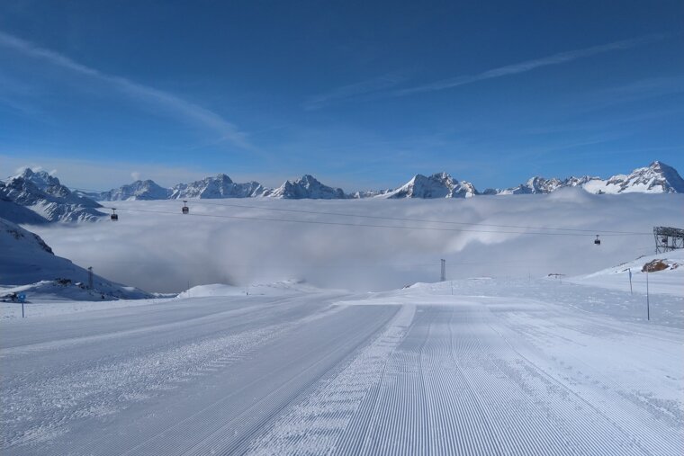 Empty springtime pistes