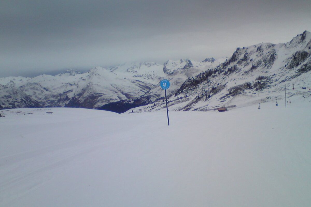 Snow clouds over the Arpette piste