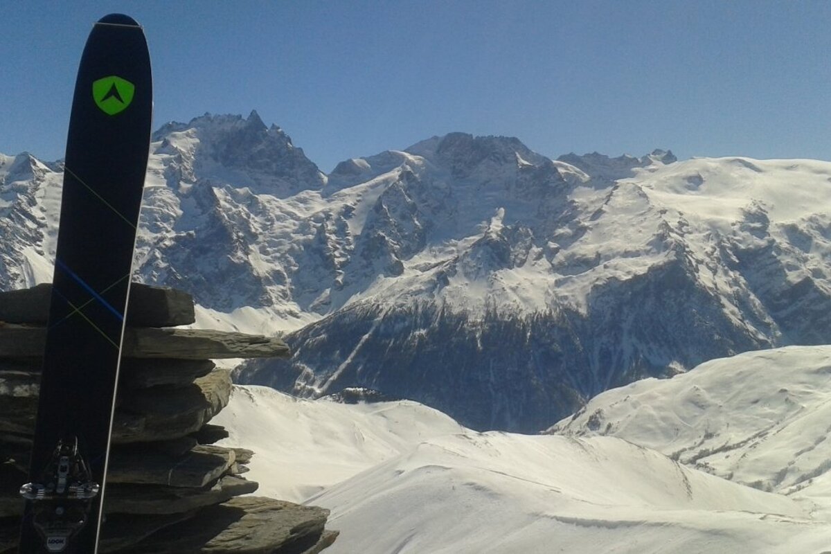 a view of la grave