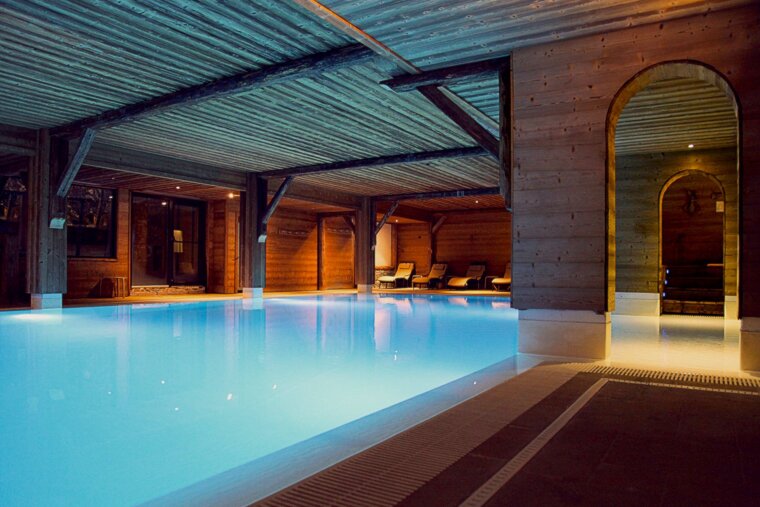 The indoor swimming pool at the hotel