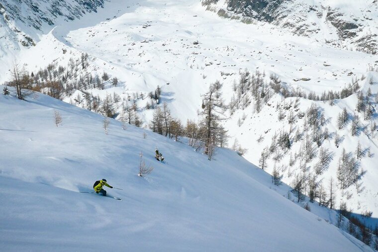 Lovely untouched mellow powder accessed from Courmayeur's Arp lift