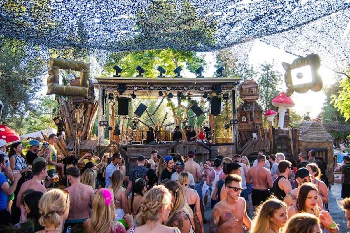 the treehouse stage at the zoo project in san antonio ibiza