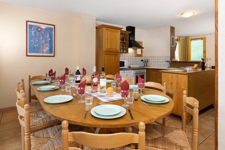 The dining area in the chalet