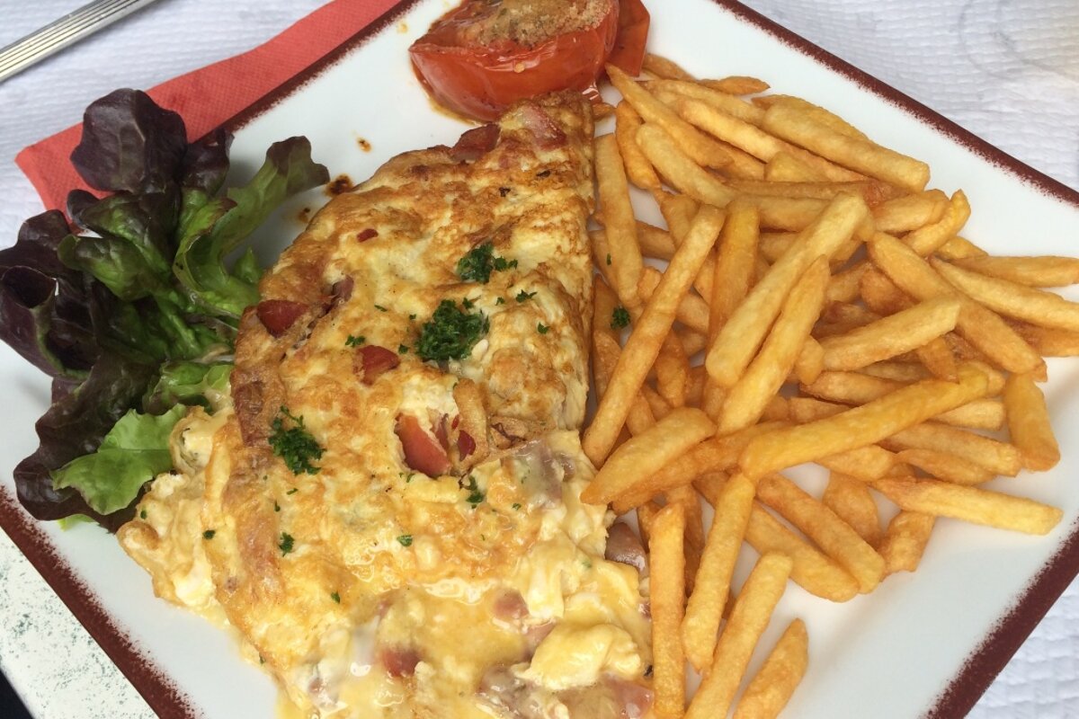omelette and chips