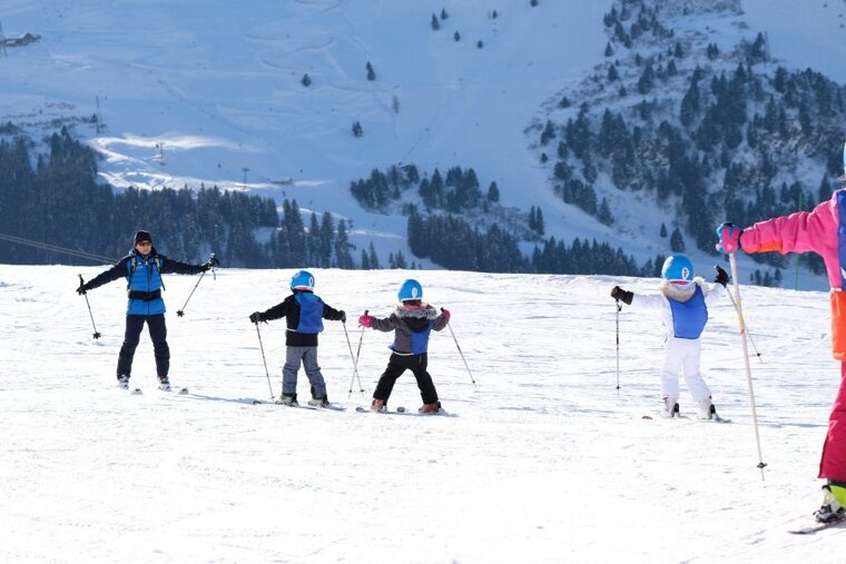 A children's ski lesson