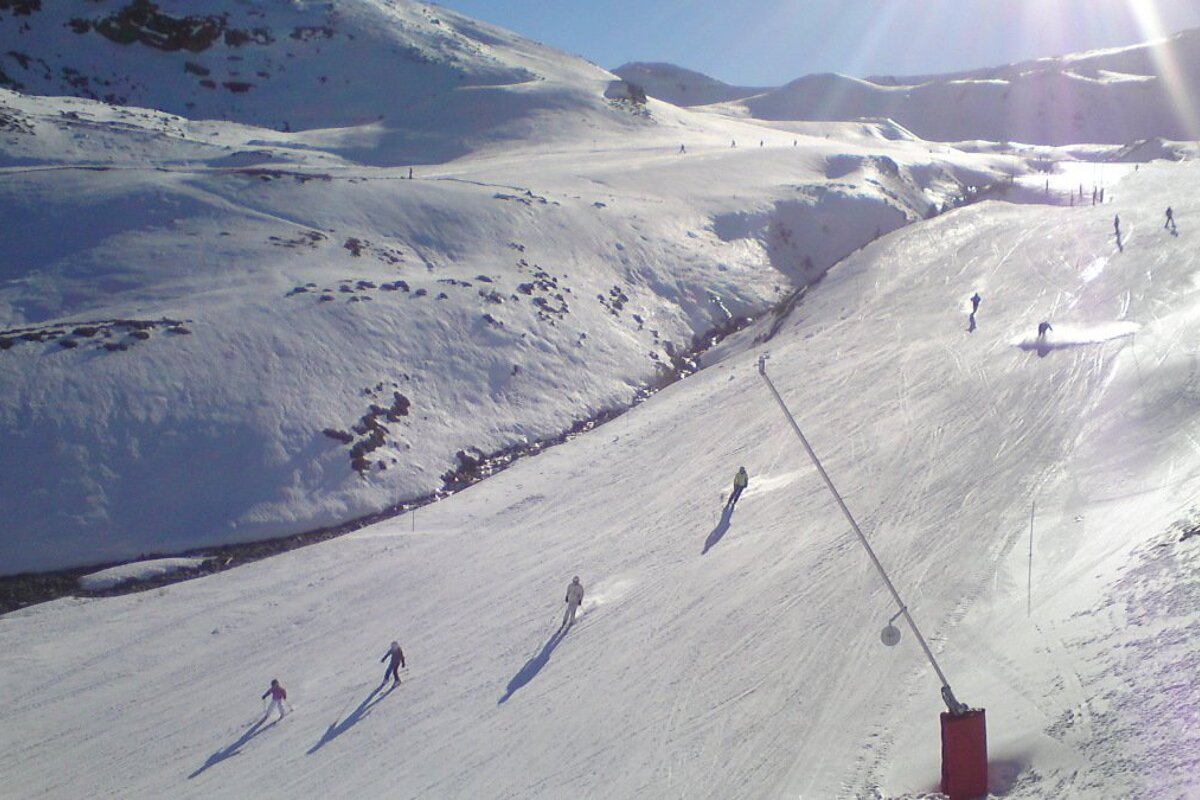 a ski piste in les arcs