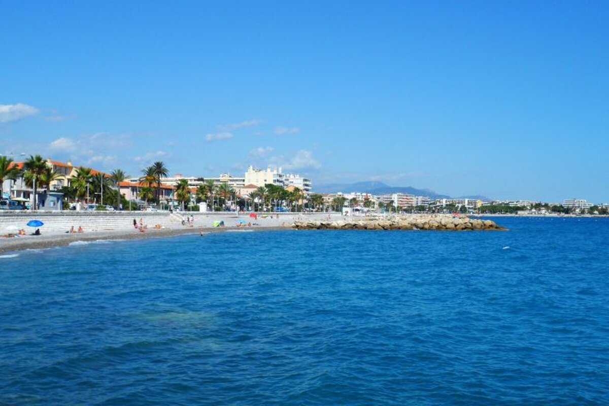 Plage du Cros de Cagnes Beach, Cagnes sur Mer | SeeNice.com