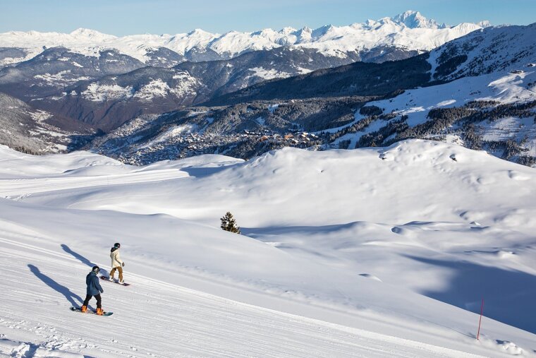 Snowboarding in Meribel