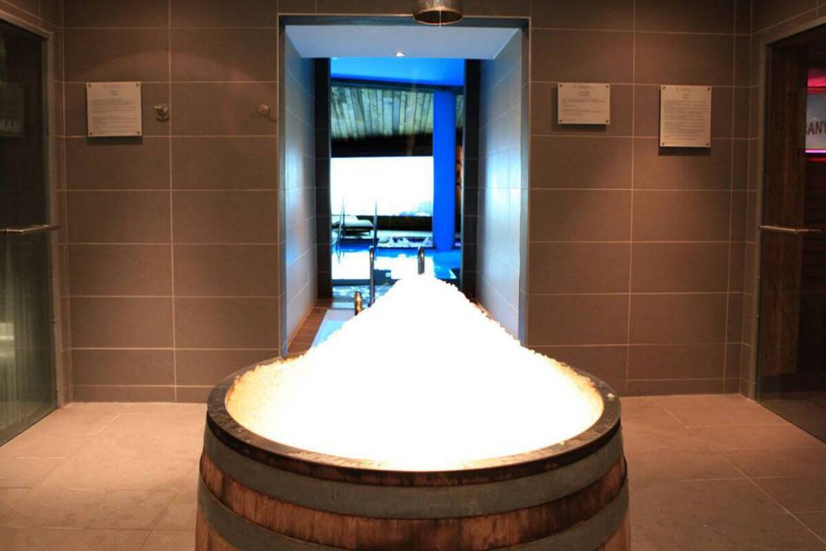 ice fountain in a spa in courchevel
