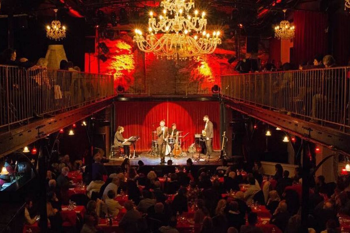Le Rouge Gorge Theatre Supper Club Avignon Seeprovence Com